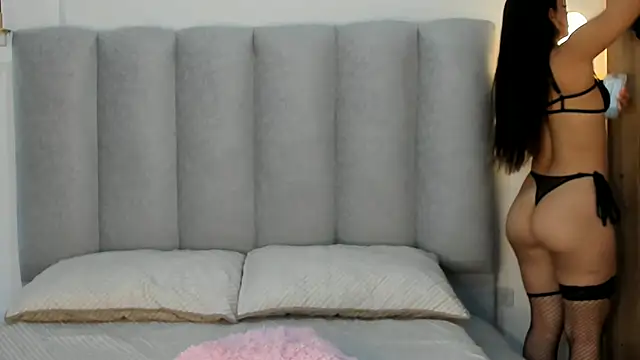 Snapshot of Valentina_lux1 chatting on May 9, 2026, 9:29 pm Valentina lux1 online show from May 9, 2026, 9:29 pm