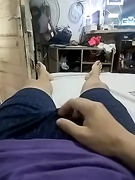 gato01020 online show from March 16, 2026, 3:37 pm