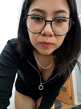 nanybb24 online show from April 9, 2026, 6:19 am