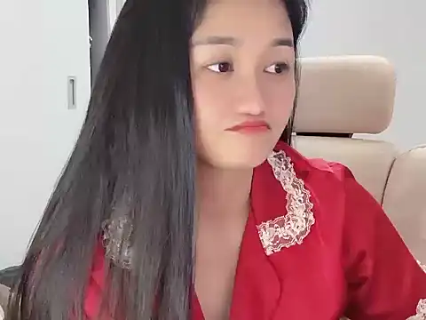 Snapshot of AmyLinee_1 chatting on May 8, 2026, 6:01 pm AmyLinee 1 online show from May 8, 2026, 6:01 pm