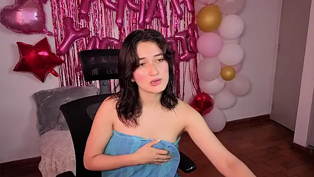 Snapshot of AleblancXOXO chatting on August 7, 2026, 4:13 pm AleblancXOXO online show from August 7, 2026, 4:13 pm
