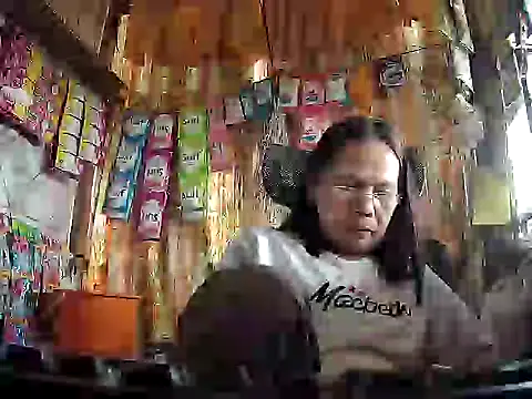 Snapshot of mommylicious_23 chatting on April 18, 2026, 8:05 am mommylicious 23 online show from April 18, 2026, 8:05 am