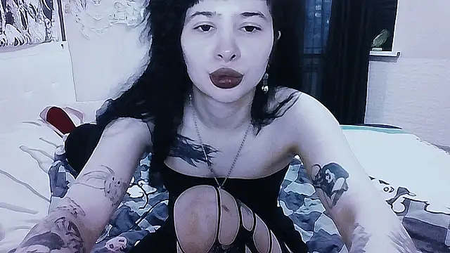 AllisonDeetz online show from June 21, 2026, 6:03 pm