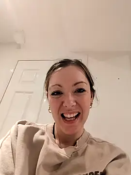 fucklyweds online show from April 1, 2026, 3:41 am