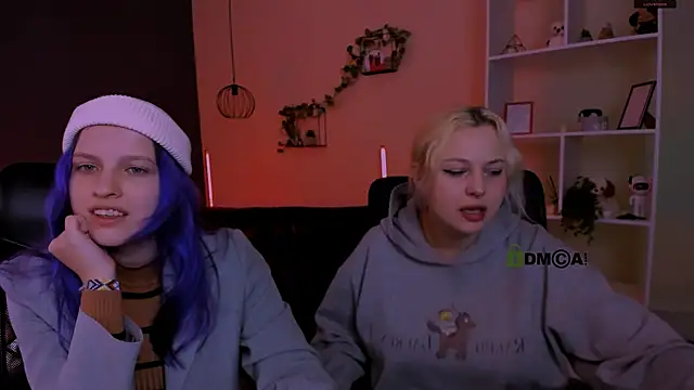 Snapshot of aria_blaze_ chatting on March 29, 2026, 8:49 am aria blaze online show from March 29, 2026, 8:49 am