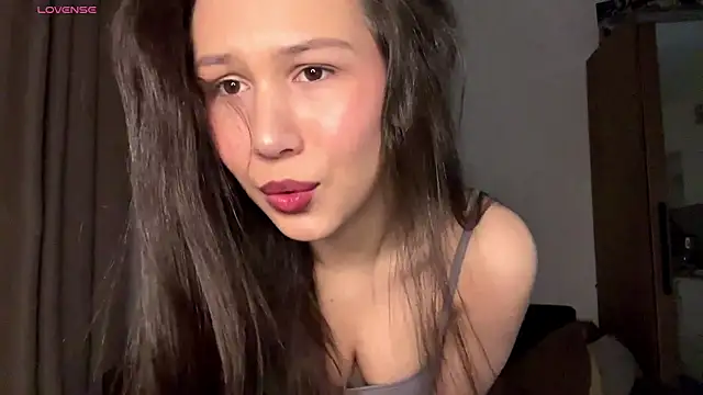 SparkSkarlet online show from April 20, 2026, 4:52 pm