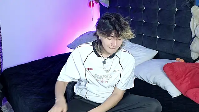 Snapshot of Noah_blackwood chatting on April 15, 2026, 6:01 pm Noah blackwood online show from April 15, 2026, 6:01 pm