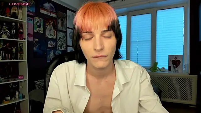 sweet peach    online show from May 17, 2026, 6:19 pm