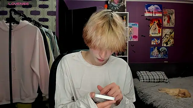 sweet peach    online show from July 5, 2026, 7:43 pm