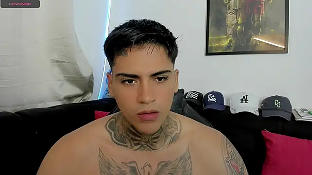 Snapshot of sweetlatinoboy chatting on March 16, 2026, 2:53 pm sweetlatinoboy online show from March 16, 2026, 2:53 pm