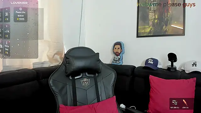 sweetlatinoboy online show from May 14, 2026, 1:08 pm
