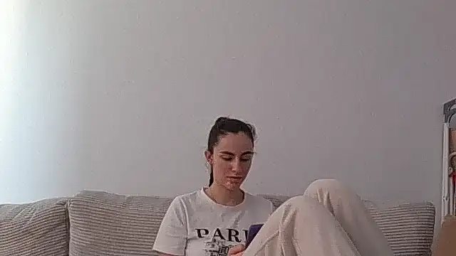 Snapshot of starlight_mo chatting on March 29, 2026, 3:24 pm starlight mo online show from March 29, 2026, 3:24 pm