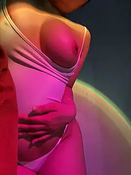 Snapshot of AliceDuong chatting on March 19, 2026, 2:33 am AliceDuong online show from March 19, 2026, 2:33 am