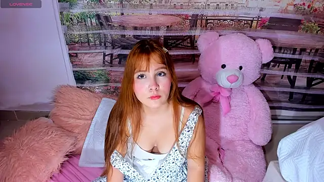 Snapshot of little_doll18_ chatting on June 10, 2026, 7:48 pm little doll18 online show from June 10, 2026, 7:48 pm