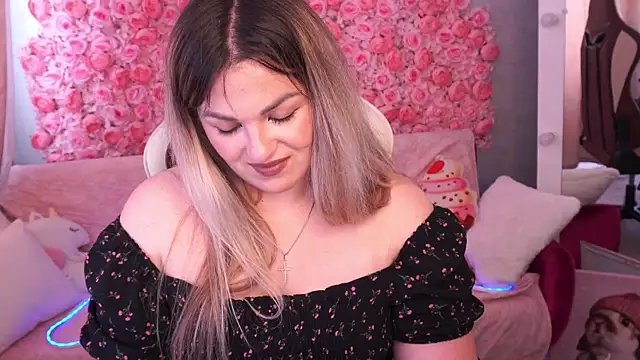 AlissyaGrayy online show from May 22, 2026, 12:36 pm