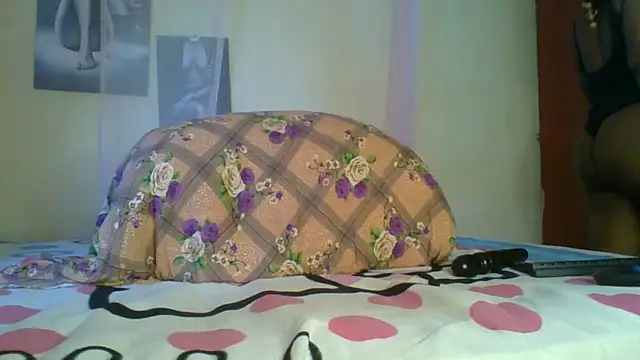 Snapshot of Pookiee- chatting on April 28, 2026, 7:13 am Pookiee- online show from April 28, 2026, 7:13 am
