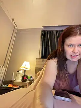 Snapshot of JulieetteLatte chatting on May 4, 2026, 1:31 am JulieetteLatte online show from May 4, 2026, 1:31 am
