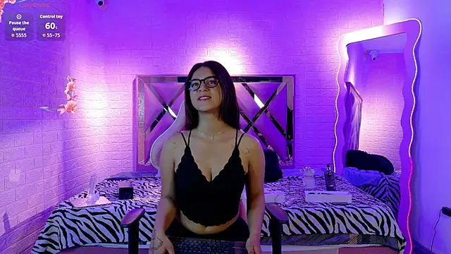 Isis Fire22 online show from March 19, 2026, 8:31 pm