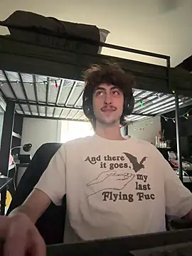 Snapshot of zerces111 chatting on March 25, 2026, 9:35 pm zerces111 online show from March 25, 2026, 9:35 pm