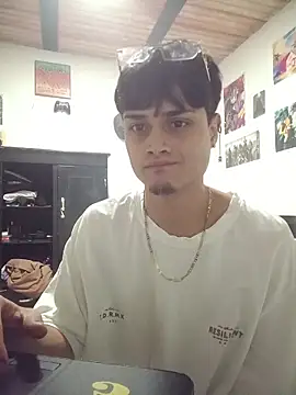 Snapshot of Mobi_bigdick chatting on April 14, 2026, 12:15 am Mobi bigdick online show from April 14, 2026, 12:15 am