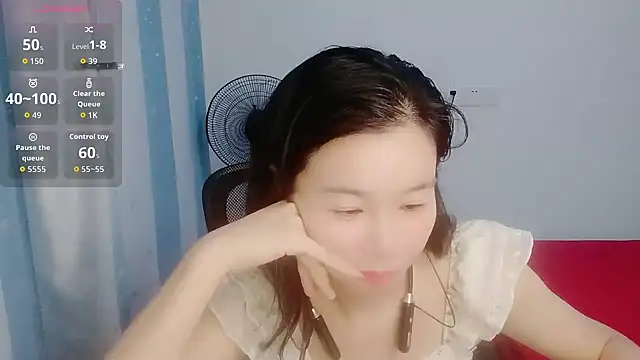 Snapshot of Lianzi-2026 chatting on June 15, 2026, 12:16 pm Lianzi-2026 online show from June 15, 2026, 12:16 pm