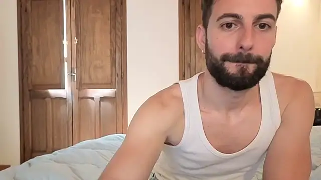 Snapshot of AmicisegretiITA chatting on May 1, 2026, 12:21 pm AmicisegretiITA online show from May 1, 2026, 12:21 pm