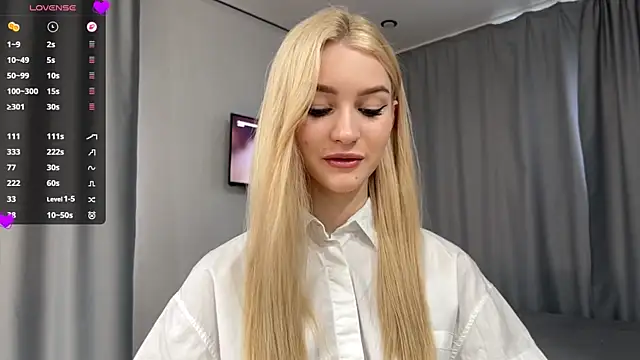 Snapshot of MelissaEvenns chatting on May 8, 2026, 12:20 pm MelissaEvenns online show from May 8, 2026, 12:20 pm