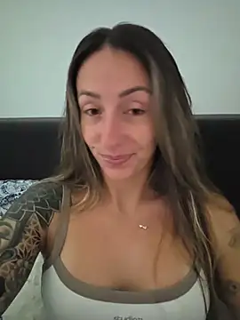 Snapshot of NicoleKaiser chatting on July 3, 2026, 6:42 am NicoleKaiser online show from July 3, 2026, 6:42 am