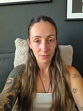 Snapshot of NicoleKaiser chatting on June 25, 2026, 5:18 pm NicoleKaiser online show from June 25, 2026, 5:18 pm