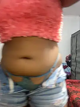 Snapshot of honeyi_babe chatting on July 19, 2026, 6:04 pm honeyi babe online show from July 19, 2026, 6:04 pm