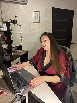 AgathaMyers online show from March 26, 2026, 4:05 pm