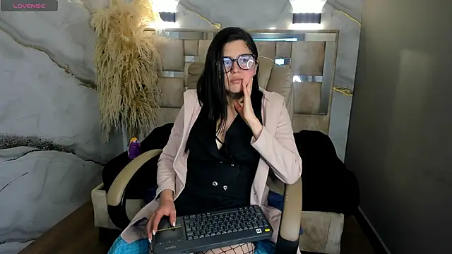 Cata black online show from April 24, 2026, 5:15 pm
