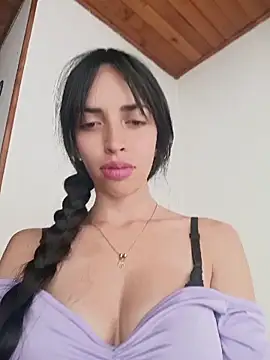 DolceLucie online show from April 2, 2026, 7:42 pm