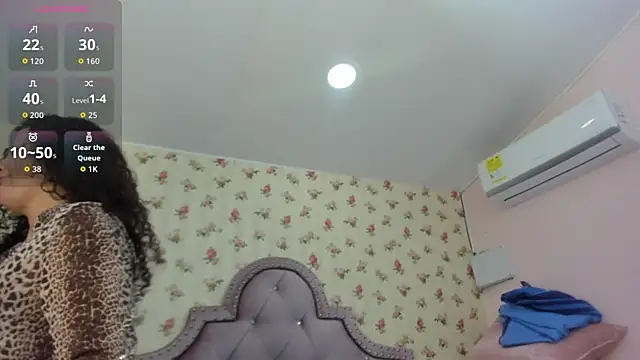 Snapshot of crystal_watson0 chatting on June 18, 2026, 2:11 pm crystal watson0 online show from June 18, 2026, 2:11 pm