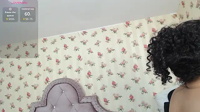 Snapshot of crystal_watson0 chatting on May 7, 2026, 1:25 pm crystal watson0 online show from May 7, 2026, 1:25 pm
