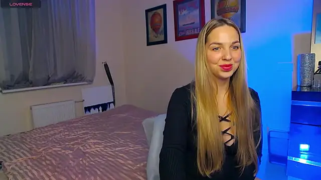 Snapshot of Alexandracandy chatting on April 11, 2026, 7:50 pm Alexandracandy online show from April 11, 2026, 7:50 pm