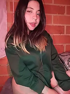 Snapshot of Petite_CherryX chatting on July 2, 2026, 3:23 am Petite CherryX online show from July 2, 2026, 3:23 am