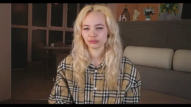  miablonde online show from March 24, 2026, 5:46 pm