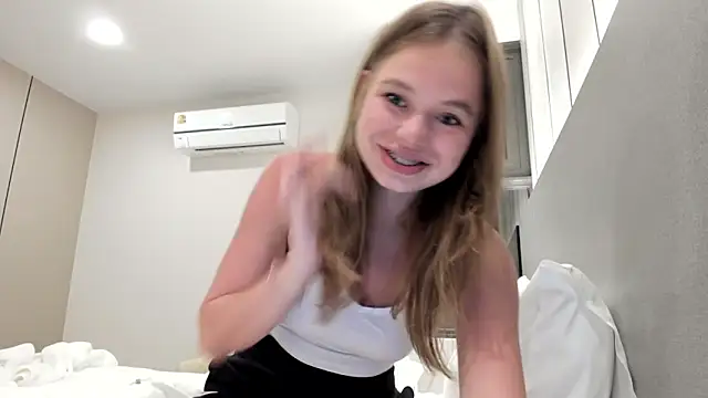 jinooox online show from April 18, 2026, 1:35 pm