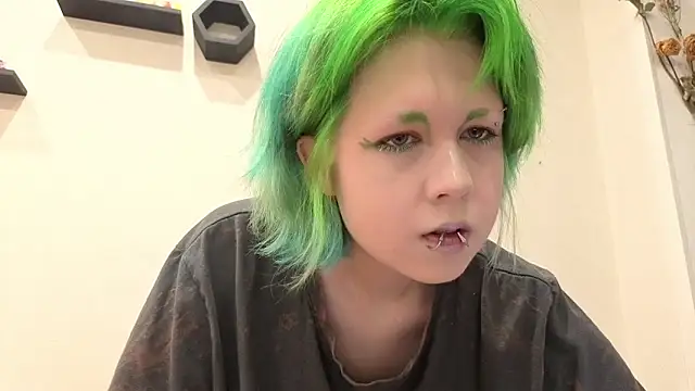 LittleKittenStar online show from June 19, 2026, 10:15 pm