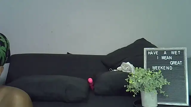 Snapshot of CurvySnowflakes chatting on April 24, 2026, 8:44 pm CurvySnowflakes online show from April 24, 2026, 8:44 pm
