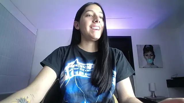 Snapshot of Melannyy_V chatting on May 26, 2026, 12:47 pm Melannyy V online show from May 26, 2026, 12:47 pm