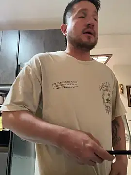 Snapshot of leonel37- chatting on March 20, 2026, 2:18 pm leonel37- online show from March 20, 2026, 2:18 pm