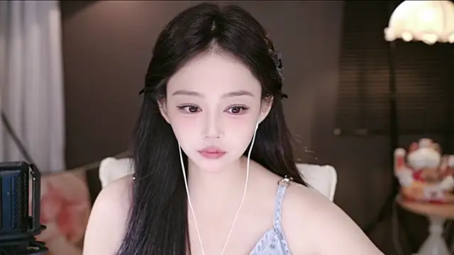 Snapshot of Anne-w chatting on May 24, 2026, 9:31 am Anne-w online show from May 24, 2026, 9:31 am