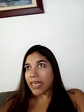 Snapshot of isabellahofmann chatting on May 6, 2026, 1:20 am isabellahofmann online show from May 6, 2026, 1:20 am
