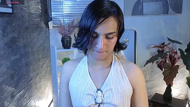Zoee Kiss  online show from April 29, 2026, 5:11 am