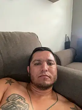 HOTB0Y18 online show from April 2, 2026, 9:32 pm