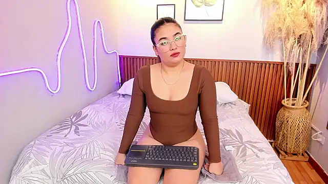 HAILYSTONE online show from March 19, 2026, 7:36 pm