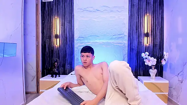 Snapshot of Apolo_jonnes chatting on April 7, 2026, 2:24 am Apolo jonnes online show from April 7, 2026, 2:24 am