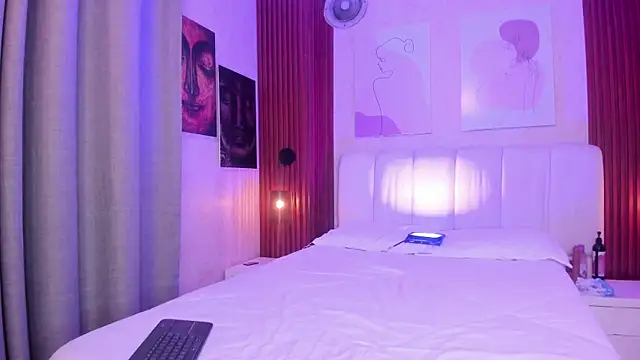 Snapshot of Maiasweet_ chatting on May 1, 2026, 3:22 am Maiasweet online show from May 1, 2026, 3:22 am